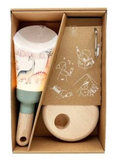 Coffret Lampe Nomade 5 En 1 Dinosauria MAISON POLOCHON Vert Sauge - Polochon 9 Coffret Lampe Nomade 5 En 1 Dinosauria MAISON POLOCHON Vert Sauge - Polochon -Périphériques Pour Enfants coffret lampe nomade 5 en 1 dinosauria maison polochon 3